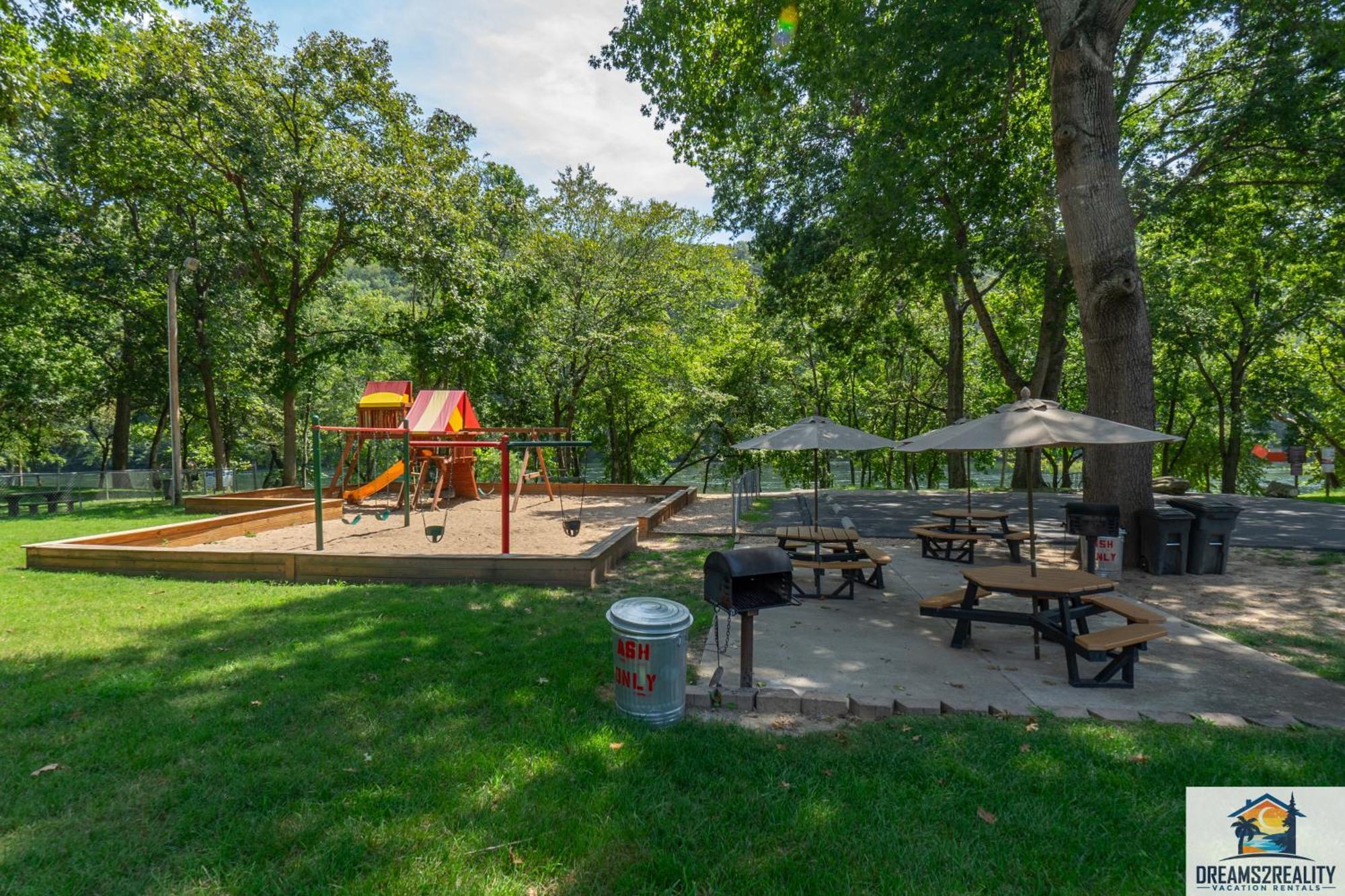 3Br Condo With Lake View - Trout Fishing - Playground - 2 Pools - Free Tickets Included - Pr69-9 Μπράνσον Εξωτερικό φωτογραφία